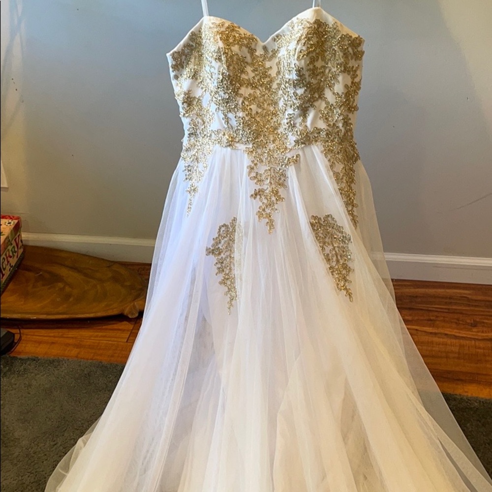 Gown - Picture 2 of 2